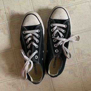 Converse Chuck Taylor Low Top Sneakers